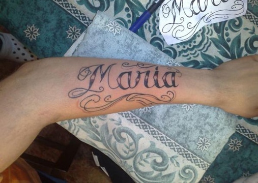tatuajes con el nombre maria en brazo