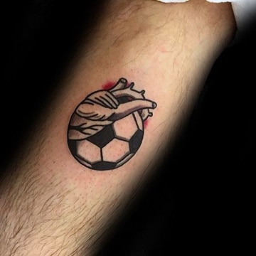 tatuajes de futbol para hombres super sencillos