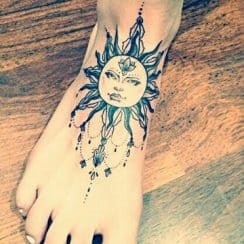 Feminidad en los tatuajes de soles para mujeres