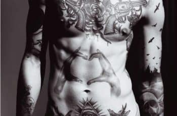 Excentricos diseños de tatuajes en la pelvis hombres