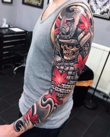 tatuajes japoneses en el brazo samurai
