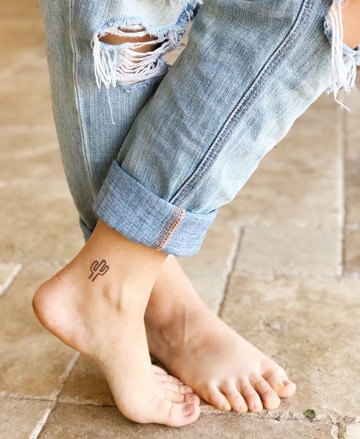 tatuajes pequeños en el tobillo delicados
