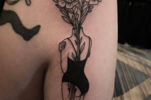 tatuajes raros para mujeres en brazo