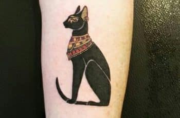 Simbolicos y grandiosos tatuajes de gatos egipcios