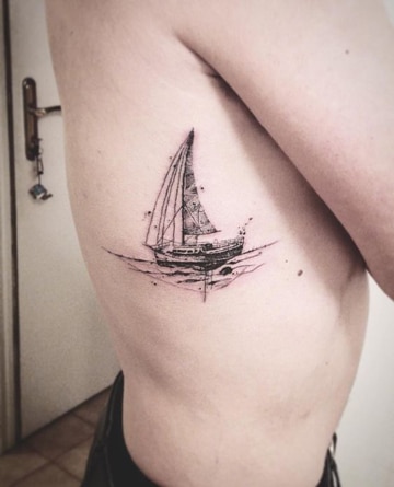 tatuajes de barcos piratas pequeños