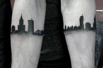 Asombrosos diseños en tatuajes de ciudades en el brazo