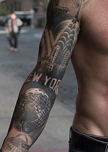 tatuajes de ciudades en el brazo para hombres