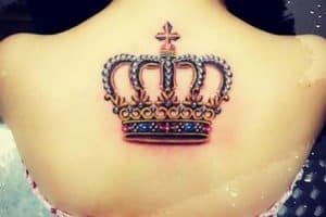 tatuajes de coronas a color grandes