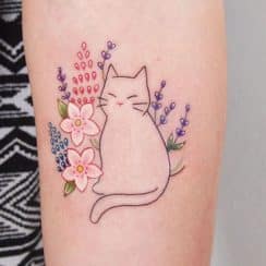 Variedad de diseños en tatuajes de gatos para mujeres