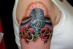 tatuajes de microfonos antiguos geniales