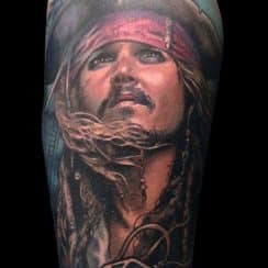 Retratos y realismo en los tatuajes de piratas del caribe