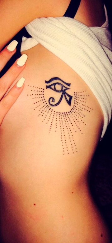 tatuajes egipcios para mujeres ojo de horus