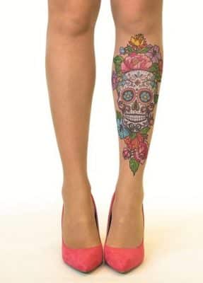 tatuajes de calaveras a color para mujer