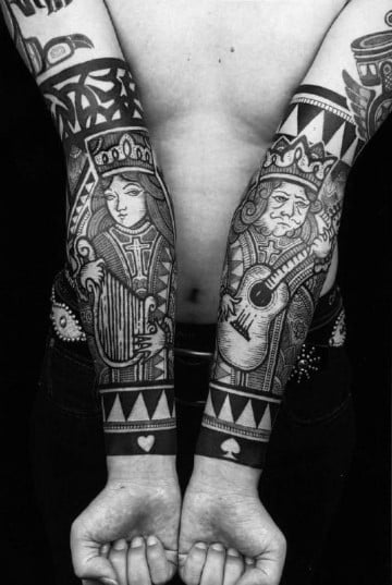 tatuajes de cartas de poker en el brazo