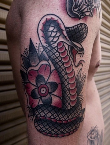 tatuajes de cobras en el brazo ideas