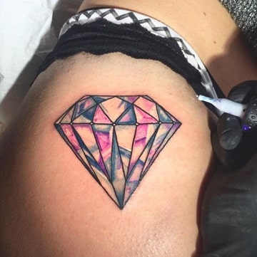 tatuajes de diamantes de colores para mujeres