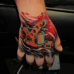 La pasion en los tatuajes de maquinas de tatuar