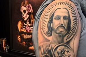 tatuajes de san juditas en el hombro