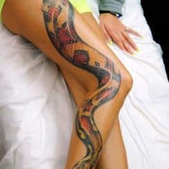 Originales tatuajes de serpientes para mujeres