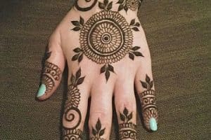 tatuajes para hippies en la mano