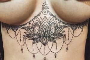 simbolos hindues para tatuajes en el pecho