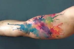 tatuajes a color en el brazo para hombre
