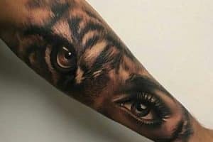 tatuajes de ojos en el brazo hibrido