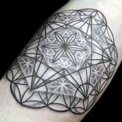 Bosquejos de originales tatuajes geometricos puntillismo