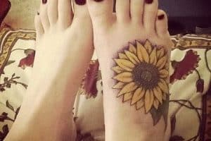 tatuajes nuevos para mujeres en el pie