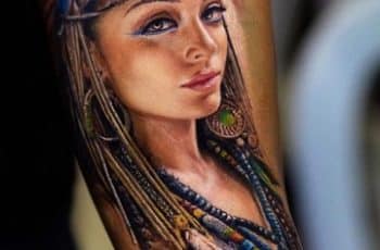 Diseños ideales de tatuajes para hombres morenos