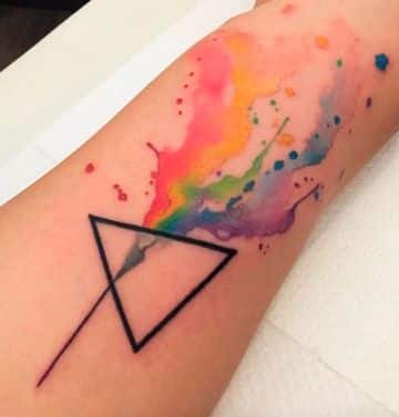 tatuajes coloridos para mujer en el brazo
