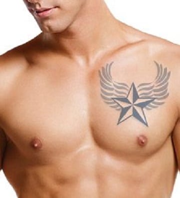 tatuajes de estrellas en el pecho para hombres