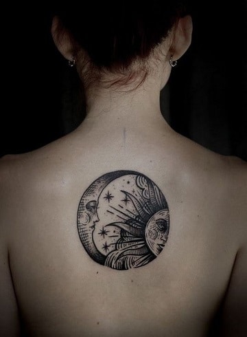 tatuajes de lunas en la espalda en eclipse