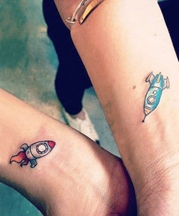 tatuajes de naves espaciales para parejas