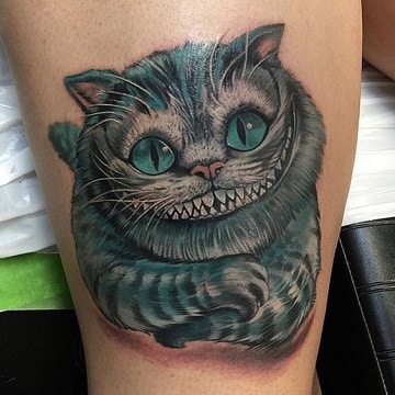 tatuajes del gato de alicia cuerpo completo