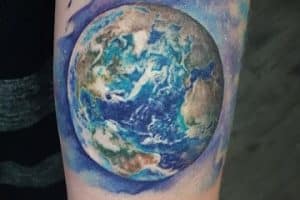 tatuajes del planeta tierra colores