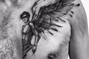 tatuajes de angeles de la guarda en el pecho