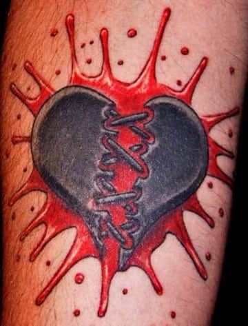 tatuajes de corazones rotos negros