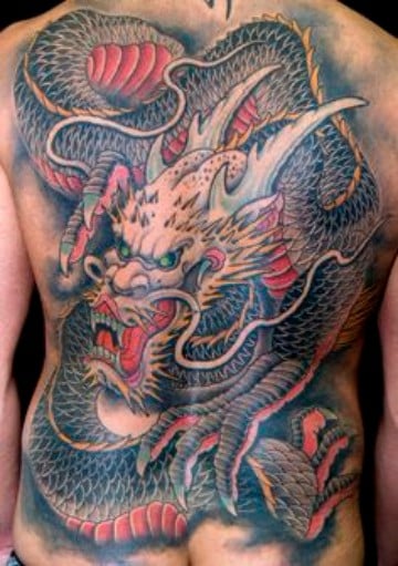 tatuajes de dragones japoneses en la espalda