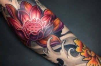 Hermosos diseños de tatuajes de flores japonesas