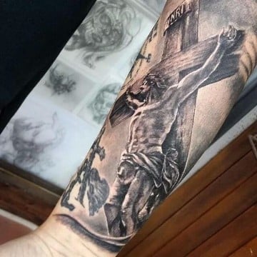 tatuajes de jesus en la cruz blanco y negro