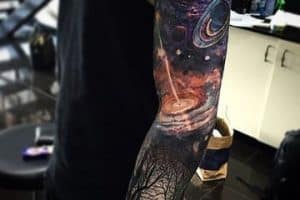 tatuajes nuevos para hombres de espacio