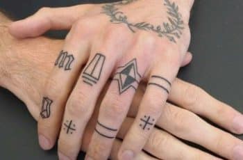 Diseños e imagenes de tatuajes en los dedos