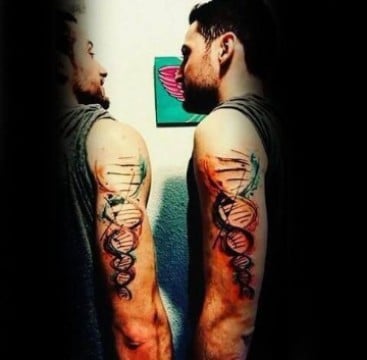 tatuajes de amistad para hombres en colores