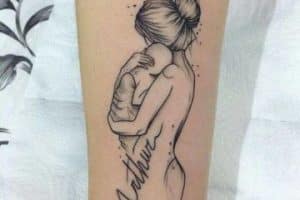 tatuajes de bebes recien nacidos en el brazo