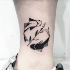 Detallistas y bonitos tatuajes de peces pequeños