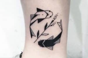 tatuajes de peces pequeños geometrico