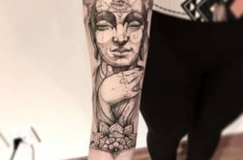 Diversas ideas de tatuajes espirituales para mujeres
