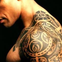 Grandes modelos de tatuajes para hombres en diferentes zonas