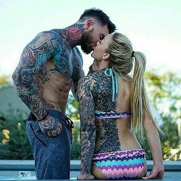 parejas tatuadas enamoradas